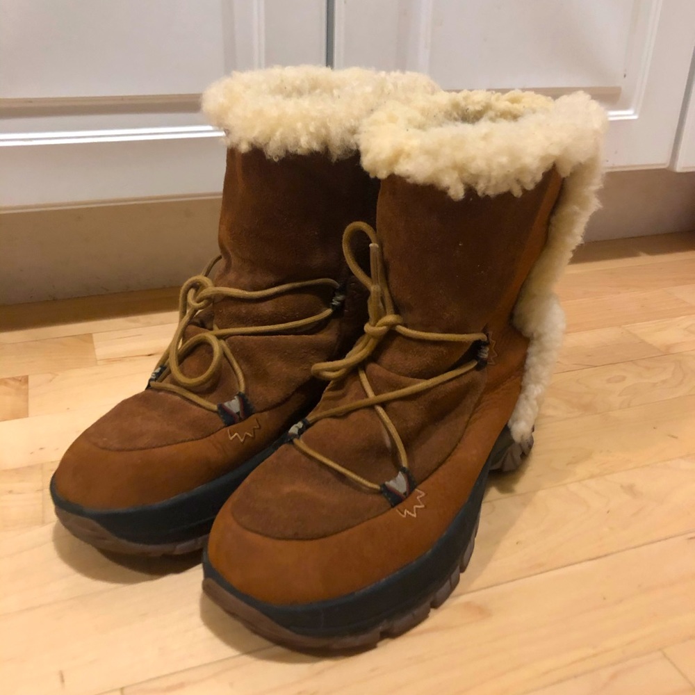 Ulu Snow Boots W9 Shearling lined